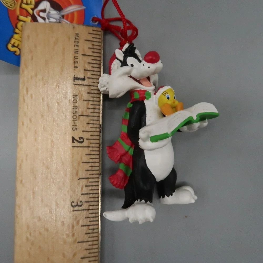 Sylvester Cat Bugs  Bunny Caroling Christmas Ornament Looney Tunes  Avon 1998
